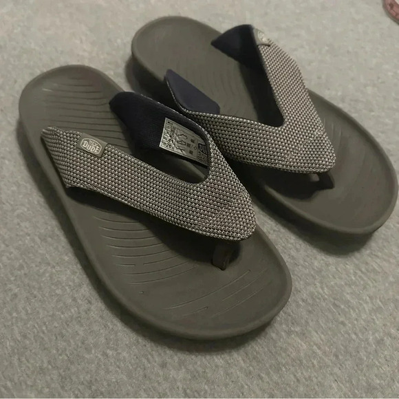 Hey Dude Milo gray flip flops size L10/M8 - Picture 3 of 5